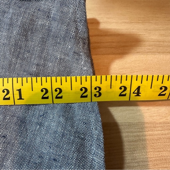 Sleeveless linen-like fabric top with side zipper and cute fold-detail neckline - Picture 11 of 12